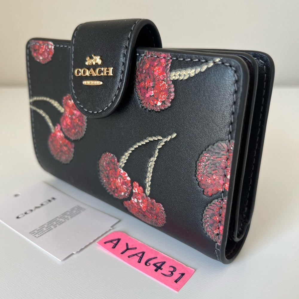 Coach medium corner zip with cherry print🎈🎈